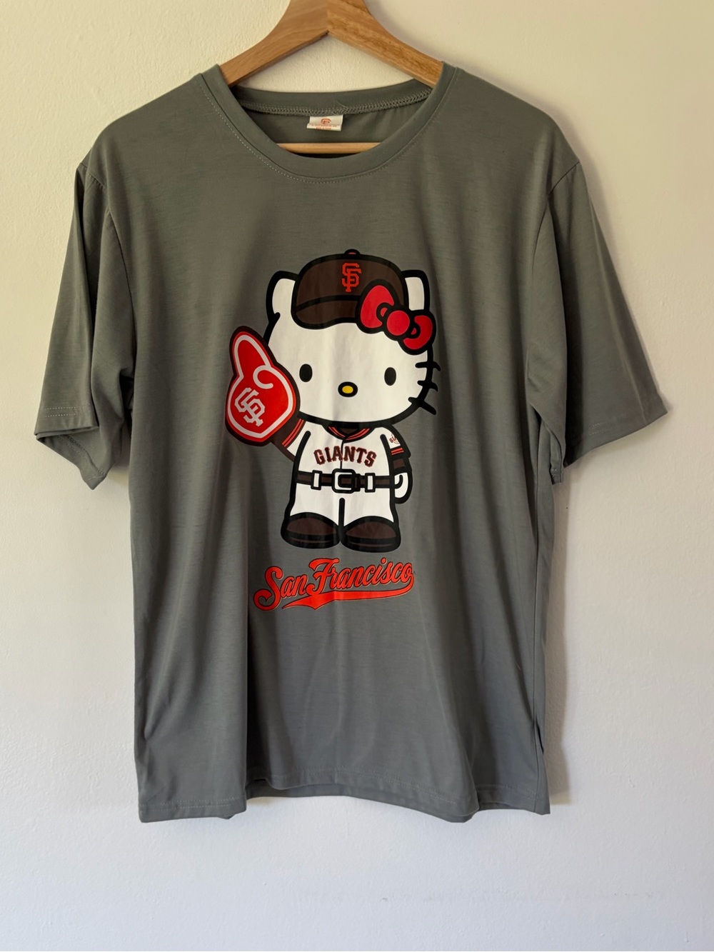 Hello Kitty Gray‎ San Francisco Giants Baseball Short Sleeve Crewneck T- Shirt